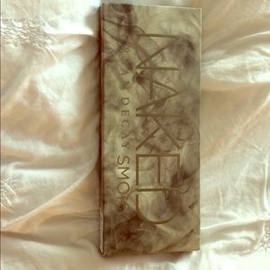 Urban decay smoky palette